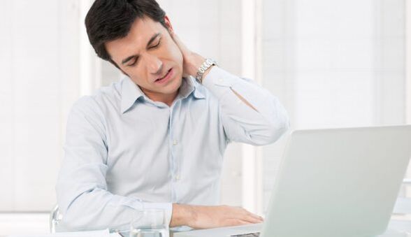 Osteocondrosi cervicale dal lavoro su un computer