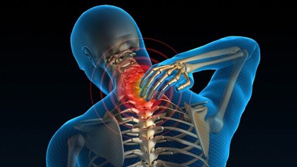 Il dolore quando si gira il collo può indicare la sindrome da osteocondrosi vertebrale cervicale